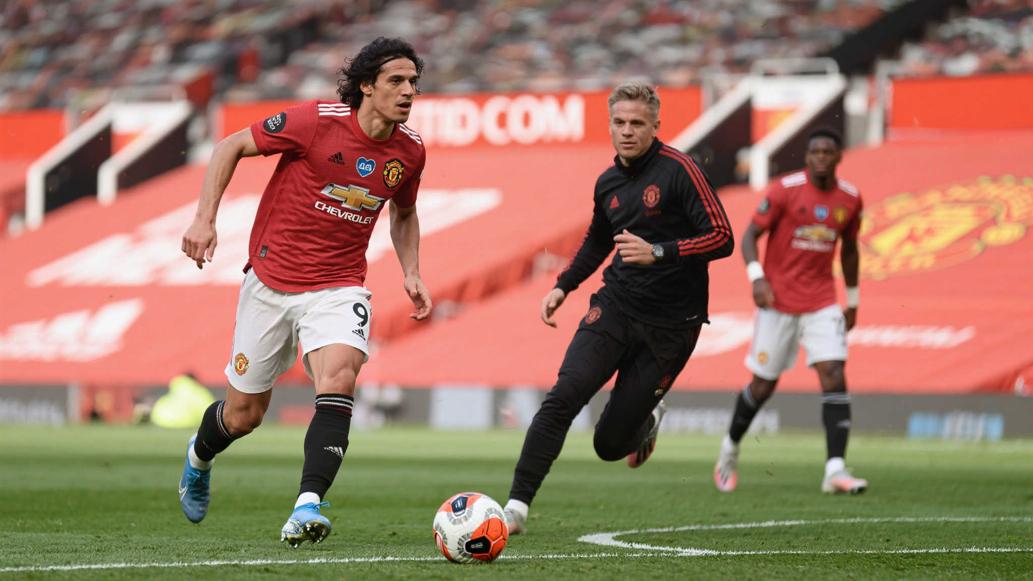 阿莫林心目中的完美中锋：曼联新9号之争，埃基蒂克难达标？